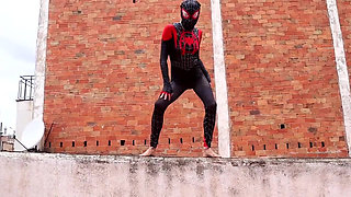 Do You Wanna Know the Amazing Spider-woman?