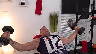 Amateur Hardcore Workout - Tessa wipt in de gym - Busty curvy BBW Dutch MILF with Fat ass