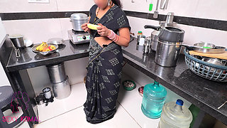 Despite having 1 lakh followers, Komal has to take the support of cucumber, after all, he had to take support from Jeth Ji.