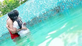 Uma Devi Romance In Swimming Pool