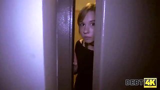 Debt4k. cute girl rails Big Dick because she doesnt pay for iphone