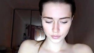 Hot amateur webcam teen masturbates for their fans