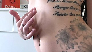 Amateur webcam babe dildo masturbation