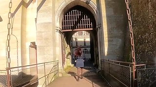 du sexe risqué lors de la visite du chateau