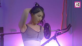 Facial cum on my gym trainer