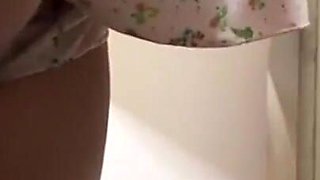 Dando Banho Na Minha Prima Mais Nova