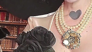 Lady Dimitrescu World Wide JOI