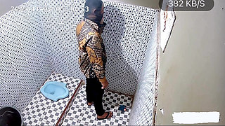 Teachers and Students in Public Restrooms