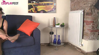 Super-hot Thena Massaging Tessa’s Amazing Feet