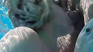 Goldenshower and Underwater Sex with Amuse De Rauch