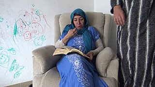 Egyptian Wife Lets Horny Husband Cum in Her Mouth