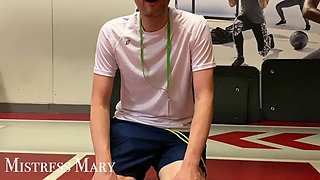 A Fan Saw Mistress in the Gym