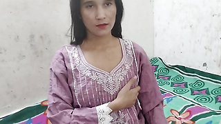 Akele dekh kar step sister ko jabar dasti pel diya