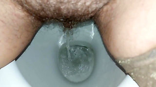 Housewife Pee