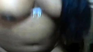 Plump Indian Chick Fingers Herself on Webcam