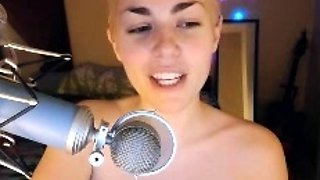 Beautiful wife masturbating show with webcam with toys