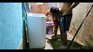 (amateur) Stepfather Fucks His Stepdaughter in the Backyard and Cums Twice in Her Mouth.