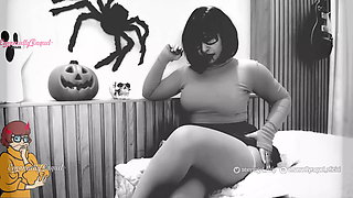 Halloween Velma Zombie Cosplay Playing the Red Light Green Light Game Anal Bu...