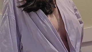 Annaleeblue Rubs Her Wet Pussy to Orgasm