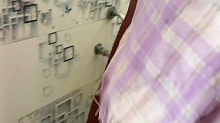 Aunty bathing viral video