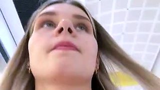 Russian camwhore Baravisha in a mall, toilet