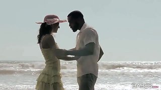 Babes - hidden getaway - Julia Roca