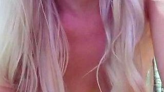 Hot amateur blonde pregnant toying her pussy solo