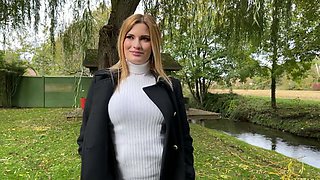 Cat In Mini wanted to keep the surprise effect... - Jacquie et Michel TV