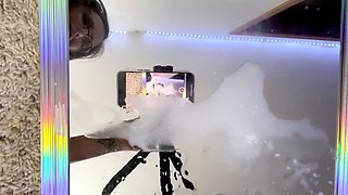 Amateur Webcam Teen Flashes Masturbates