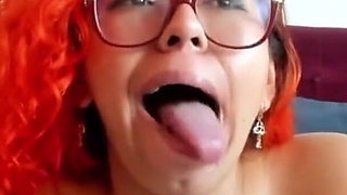 Chica De Cabello Colorido Hace Una Gran Garganta Profunda P7