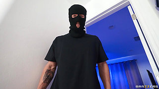 Break In And Fuck Me Lissa Aires Brazzers