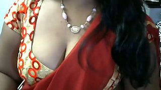 This Desi webcam slut is absolutely amazing and I love her gorgeous boobs