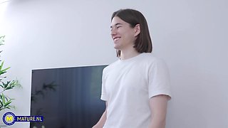 Olga Is A Big Ass Stepmom That Loves To Get Anal Fucked By Her Stepmom In A Kinky Shoot - MatureNl