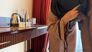 Mallu Muslim Aunty in Pardha Fucked Hard Doggy Style by Hotel Attender - Kerala Desi Sex