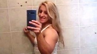 Amateur Latina Milf Masturbates on Cam
