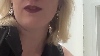 Single Men in Swingers Clubs - Don't Be a Wallflower!
