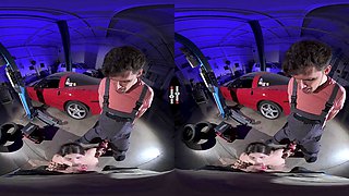 Serina Gomez VR Porn: Pussy Oil Change - DarkRoomVR