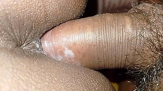 Today I was not entering my sister-in-law by putting her back, I was very upset, sister-in-law's ass is very tight.