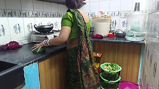 Bihari hot saree wali bhabhi fucking with her devar in kitchen room