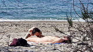 Beach sex between two passionate lovers. - Squirt at min7.40 and 13.25 - - Video shot with my new telephoto lens