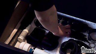 Benefit Monkey - masturbation action