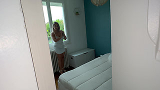 I Masturbated my Stepmother while she was Talking to my Father on the Phone
