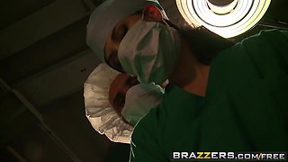 Brazzers - Doctor Adventures -  Sexy Doctor Takes Advantage