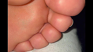 Very Close up Sexy Feet Delicate Tiny Toes POV