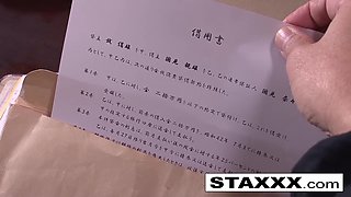 NipponHD : Hot Japanese secretary blows her boss in the office