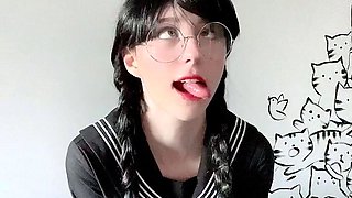 Amateur Webcam Teen Masturbates And Teases
