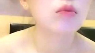 Pink and petite beauty anchor opens a room