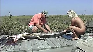 Gator'Baitn: Girls Hunting Alligators with Big Daddy