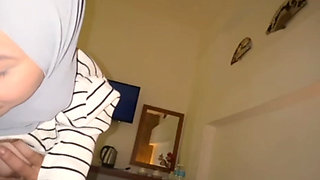 Shake My Girlfriend Hijab on Top Until It Spills Inside