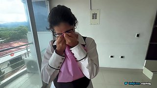 Surprises Me with a Reverse Blowjob Xd